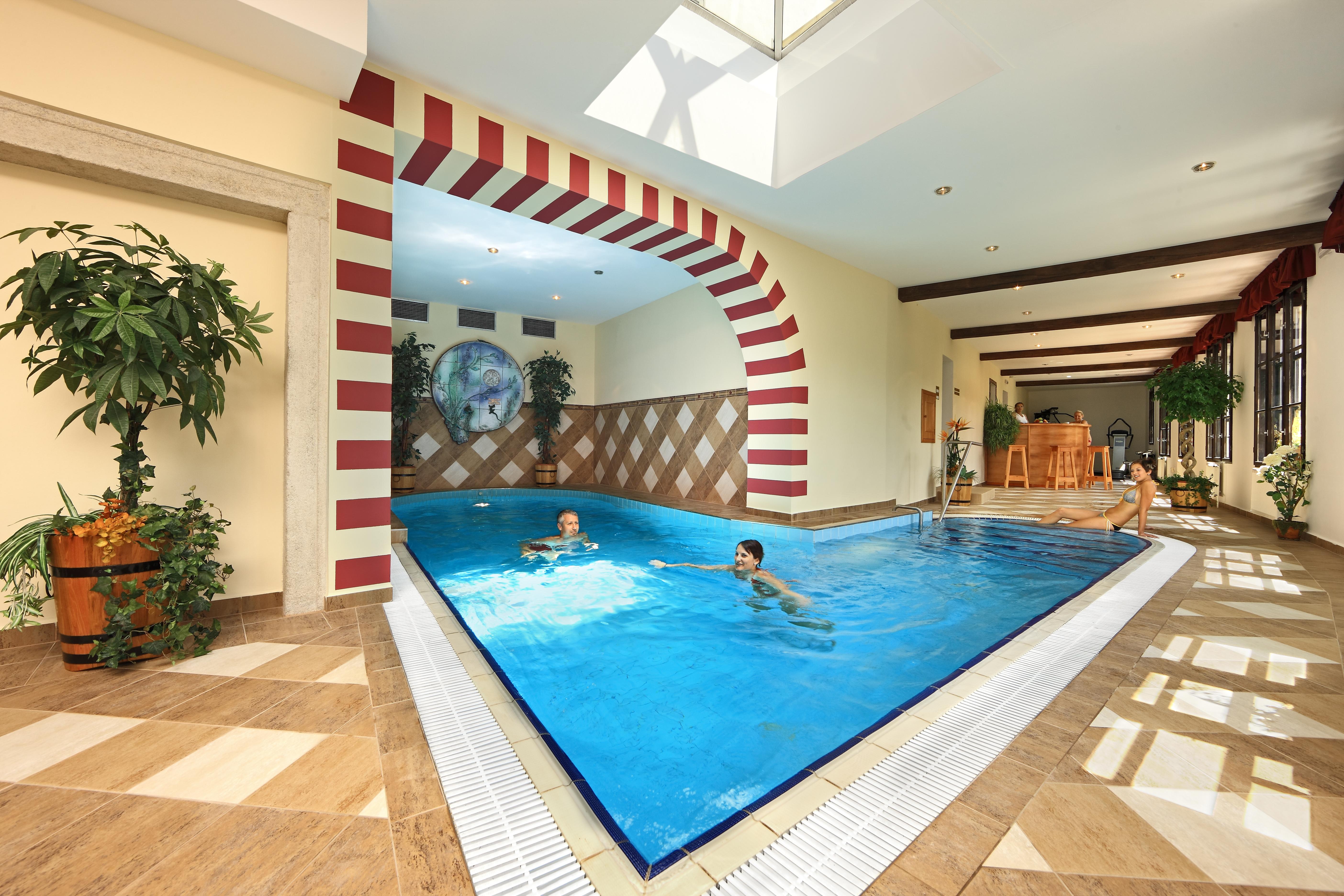 Hotel Ruze Чески-Крумлов Экстерьер фото Swimming pool