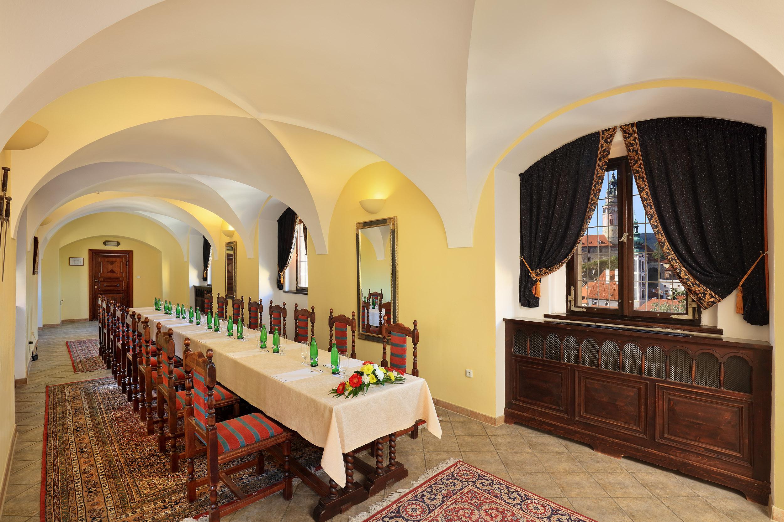 Hotel Ruze Чески-Крумлов Экстерьер фото The interior of the castle