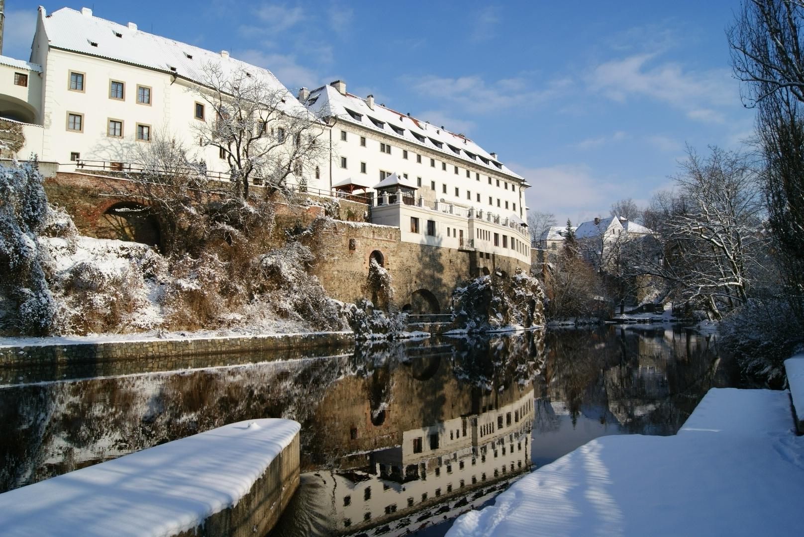 Hotel Ruze Чески-Крумлов Экстерьер фото The abbey of St. Mary