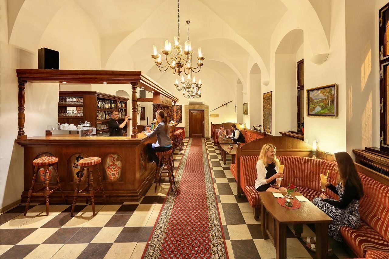 Hotel Ruze Чески-Крумлов Экстерьер фото The interior of the restaurant